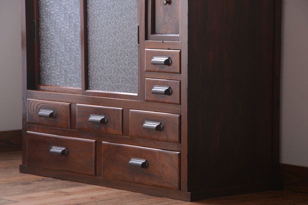 アンティーク家具　和製アンティーク　ダイヤガラス入り!前面欅材の引き戸収納棚