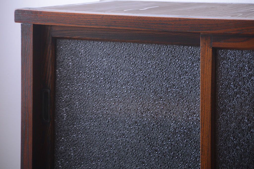 アンティーク家具　和製アンティーク　ダイヤガラス入り!前面欅材の引き戸収納棚