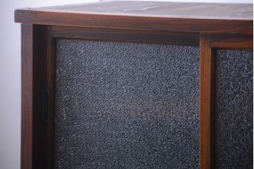 アンティーク家具　和製アンティーク　ダイヤガラス入り!前面欅材の引き戸収納棚