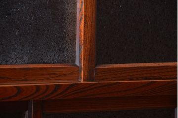 アンティーク家具　和製アンティーク　ダイヤガラス入り!前面欅材の引き戸収納棚