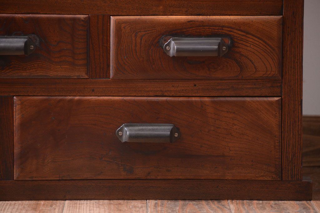 アンティーク家具　和製アンティーク　ダイヤガラス入り!前面欅材の引き戸収納棚