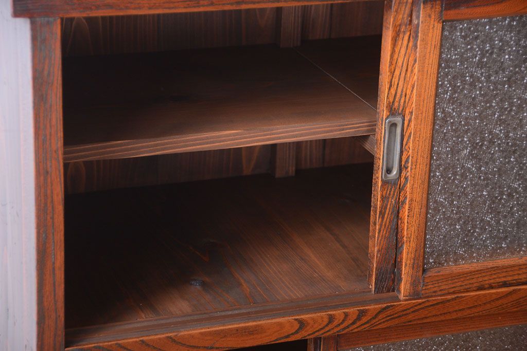 アンティーク家具　和製アンティーク　ダイヤガラス入り!前面欅材の引き戸収納棚