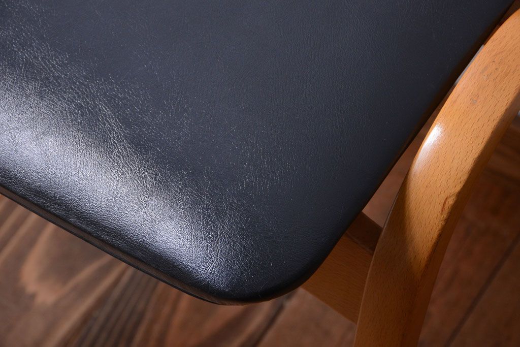 ヴィンテージ家具　秋田木工　ビンテージ品　シンプルで上品なスツール