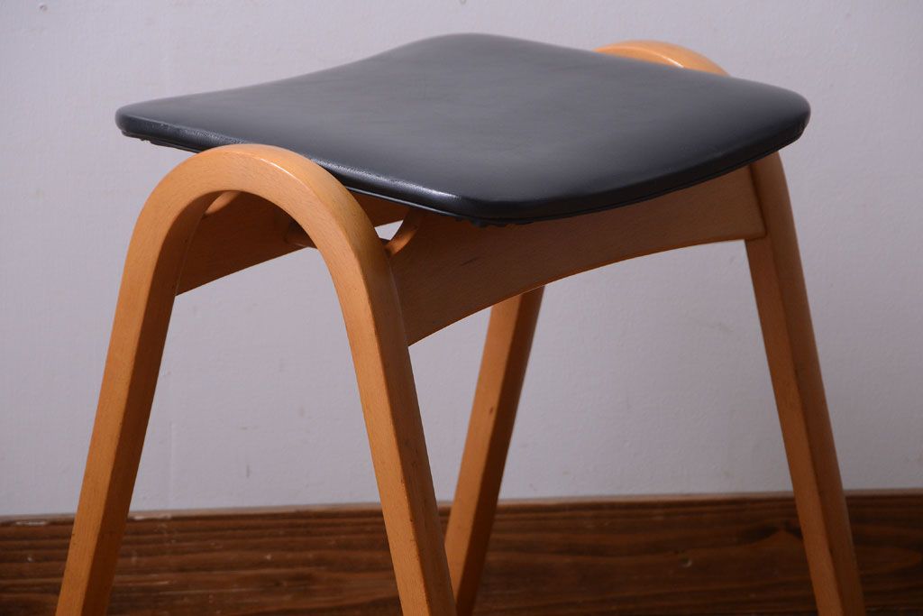 ヴィンテージ家具　秋田木工　ビンテージ品　シンプルで上品なスツール