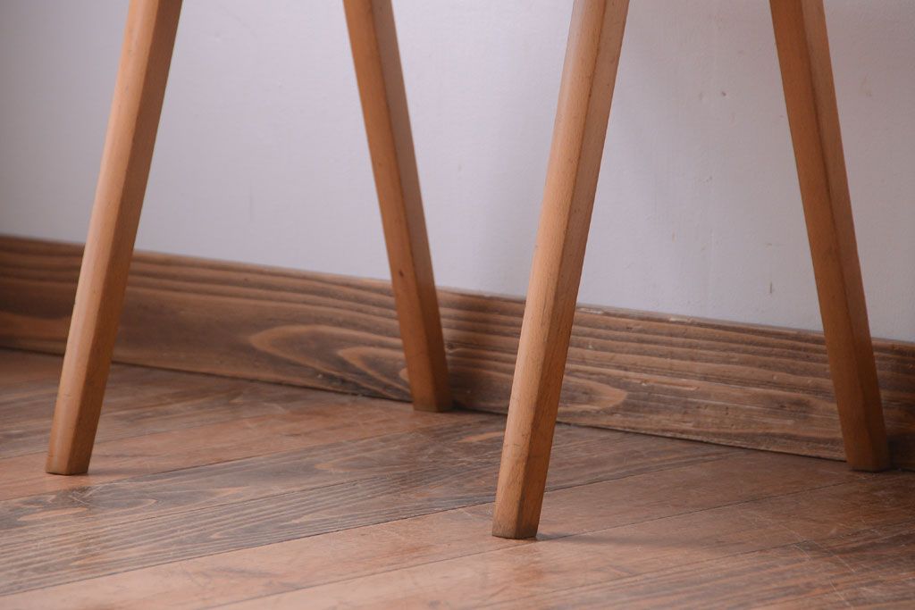ヴィンテージ家具　秋田木工　ビンテージ品　シンプルで上品なスツール
