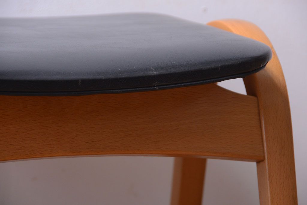 ヴィンテージ家具　秋田木工　ビンテージ品　シンプルで上品なスツール