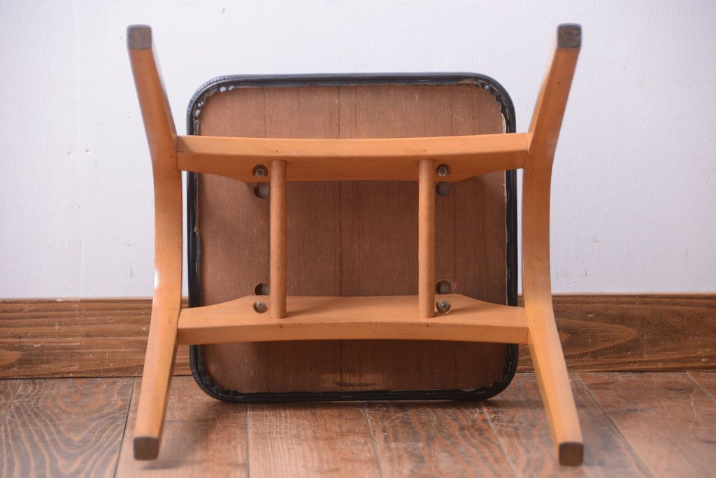 ヴィンテージ家具　秋田木工　ビンテージ品　シンプルで上品なスツール