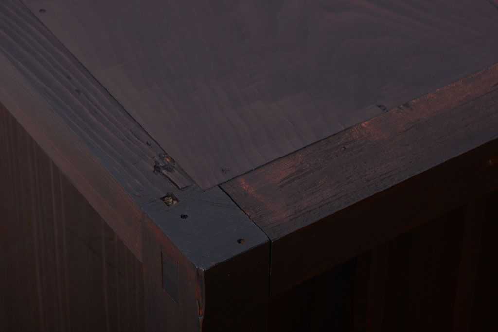 アンティーク家具　古民具・骨董　縦桟戸の高級水屋箪笥サイドボード(リビングボード・テレビボード)