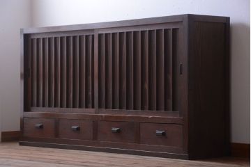 アンティーク家具　古民具・骨董　縦桟戸の高級水屋箪笥サイドボード(リビングボード・テレビボード)