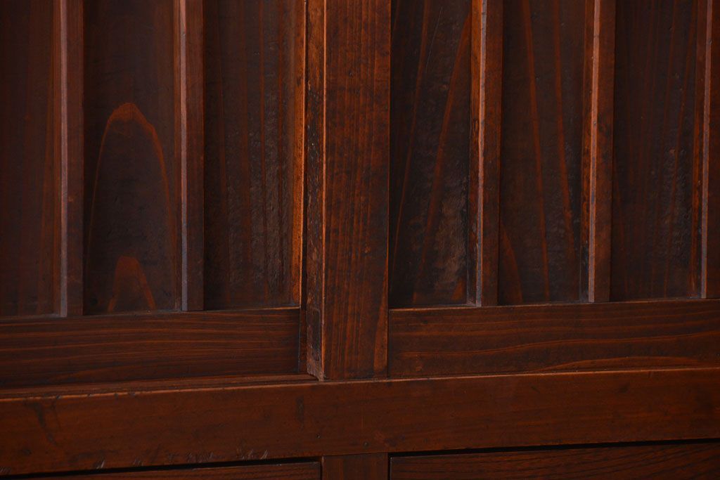 アンティーク家具　古民具・骨董　縦桟戸の高級水屋箪笥サイドボード(リビングボード・テレビボード)