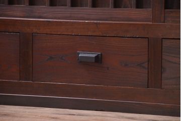 アンティーク家具　古民具・骨董　縦桟戸の高級水屋箪笥サイドボード(リビングボード・テレビボード)