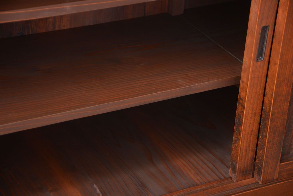 アンティーク家具　古民具・骨董　縦桟戸の高級水屋箪笥サイドボード(リビングボード・テレビボード)