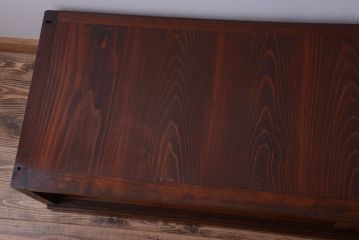 アンティーク家具　古民具・骨董　透かし彫りが上品な水屋箪笥ローボード(リビングボード、テレビボード、テレビ台、キャビネット、収納棚)