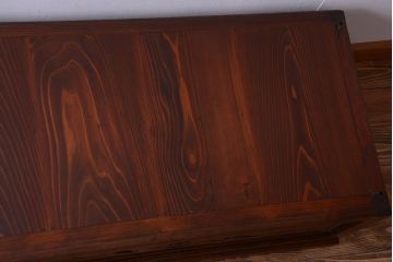 アンティーク家具　古民具・骨董　透かし彫りが上品な水屋箪笥ローボード(リビングボード、テレビボード、テレビ台、キャビネット、収納棚)