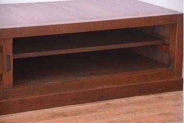 アンティーク家具　古民具・骨董　透かし彫りが上品な水屋箪笥ローボード(リビングボード、テレビボード、テレビ台、キャビネット、収納棚)