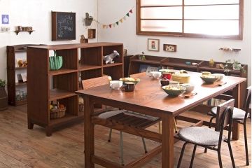 アンティーク家具　アンティーク　シンプルなペイントアイアンレッグチェア