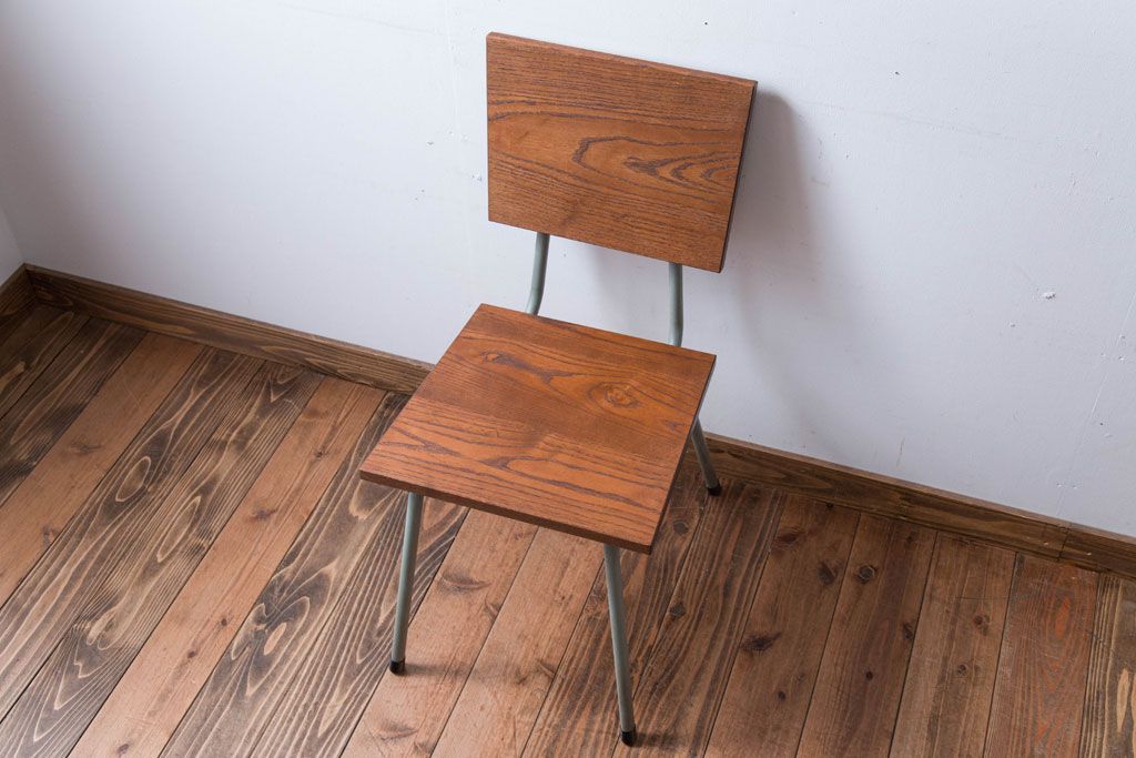 アンティーク家具　アンティーク　シンプルなペイントアイアンレッグチェア