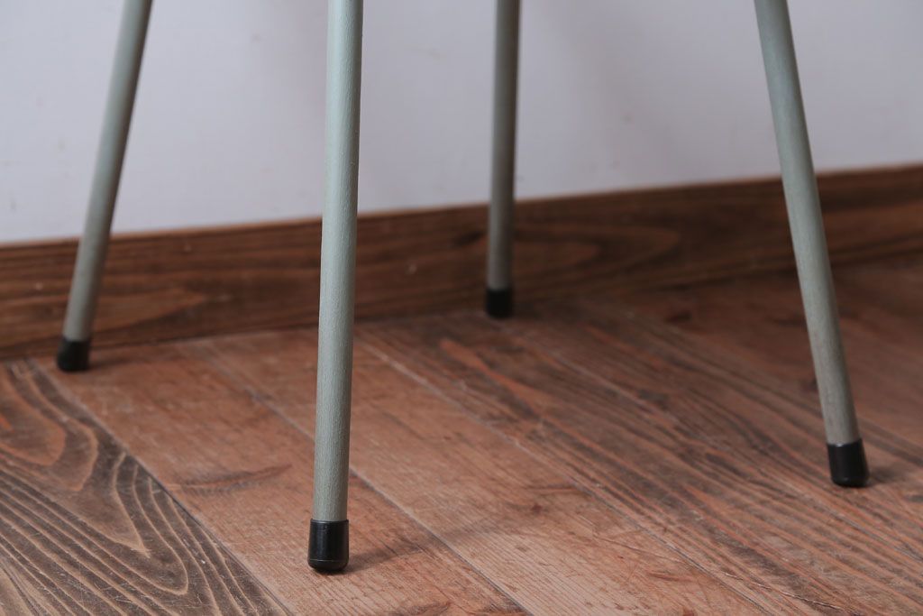 アンティーク家具　アンティーク　シンプルなペイントアイアンレッグチェア