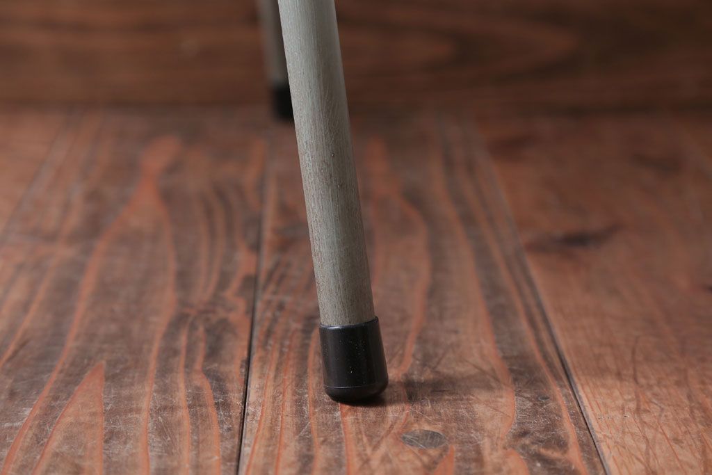 アンティーク家具　アンティーク　シンプルなペイントアイアンレッグチェア