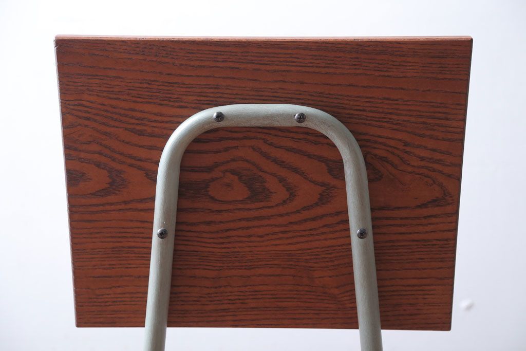 アンティーク家具　アンティーク　シンプルなペイントアイアンレッグチェア