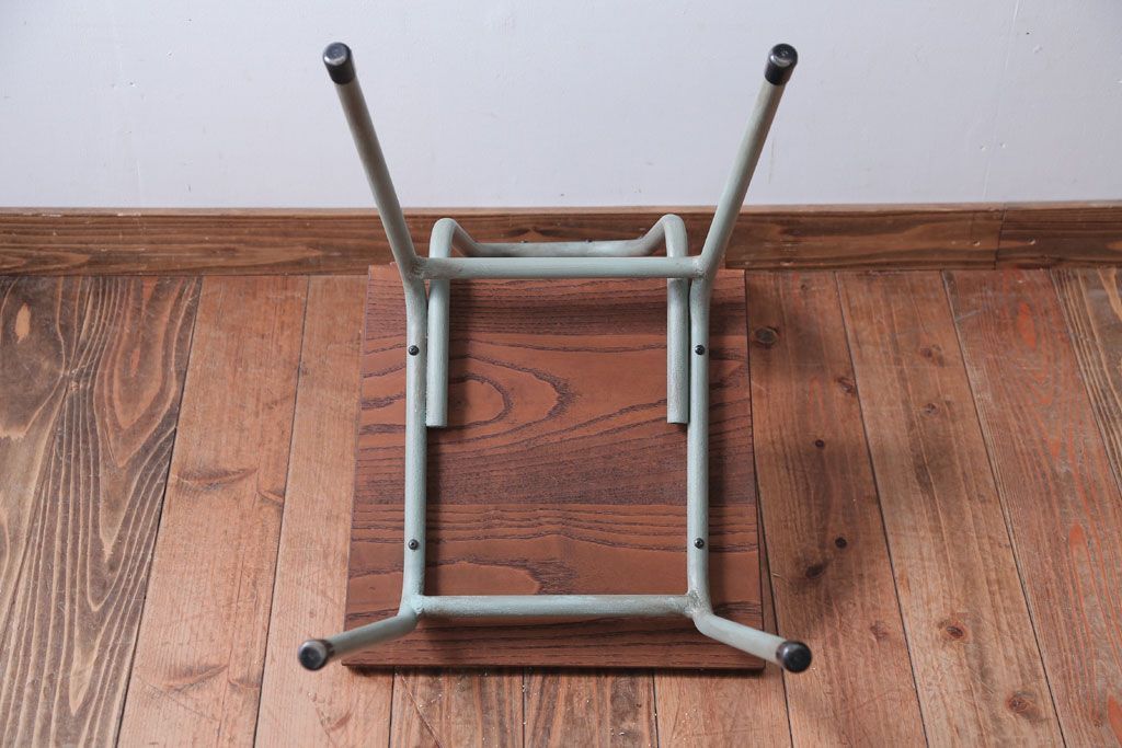 アンティーク家具　アンティーク　シンプルなペイントアイアンレッグチェア