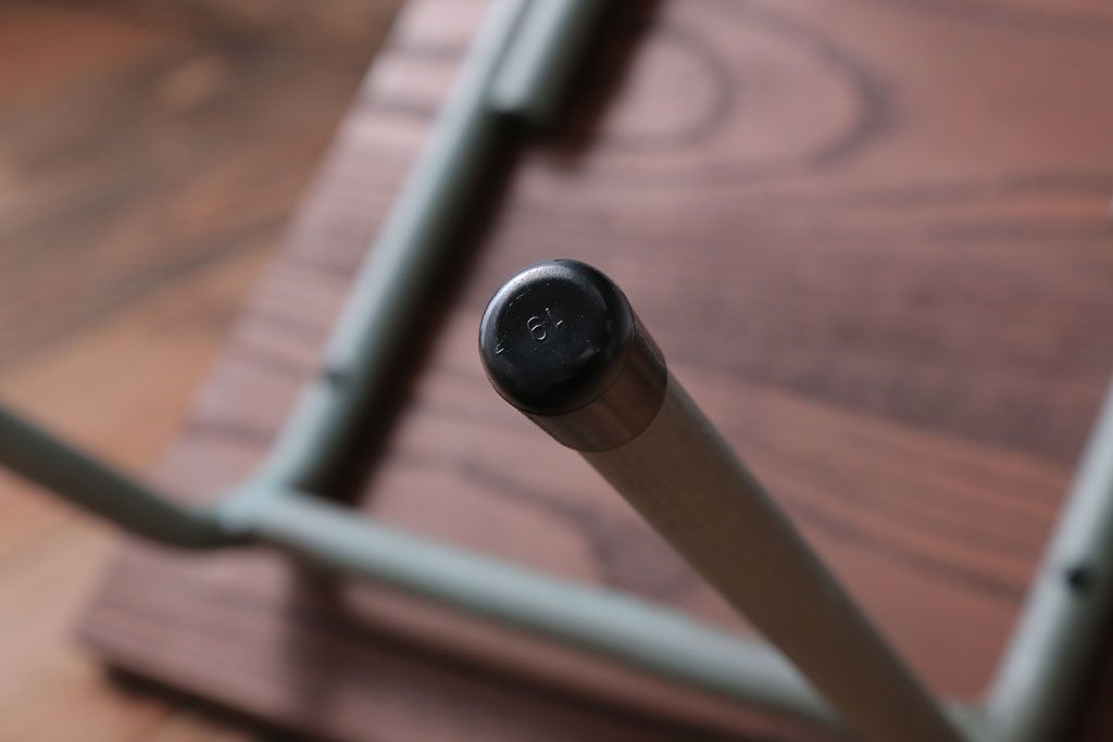 アンティーク家具　アンティーク　シンプルなペイントアイアンレッグチェア