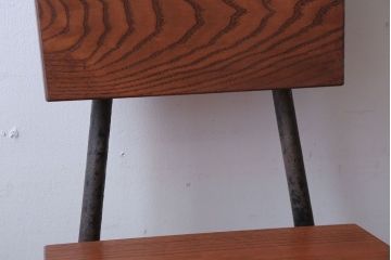 アンティーク家具　アンティーク　オーク材製!小振りなアイアンレッグチェア(1)