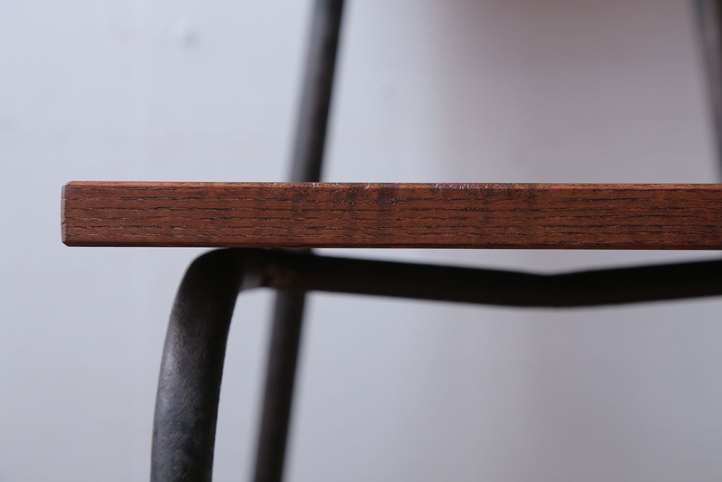 アンティーク家具　アンティーク　オーク材製!小振りなアイアンレッグチェア(1)