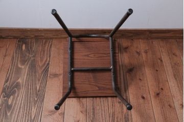 アンティーク家具　アンティーク　オーク材製!小振りなアイアンレッグチェア(1)