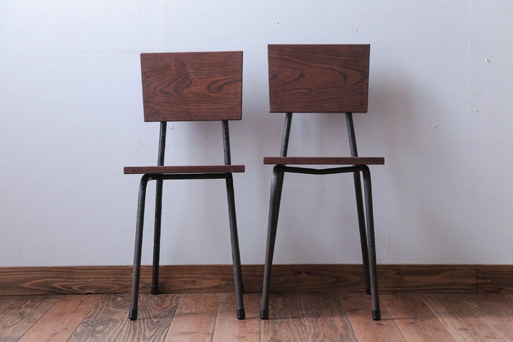 アンティーク家具　和製アンティーク　小振りなアイアンレッグチェア2脚セット(2)