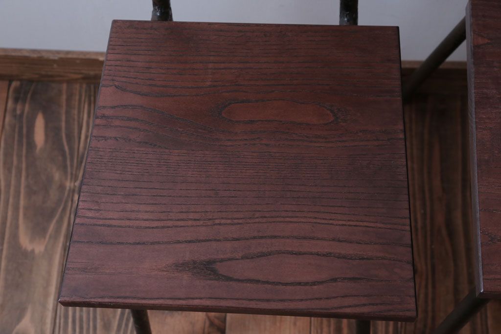 アンティーク家具　和製アンティーク　小振りなアイアンレッグチェア2脚セット(2)