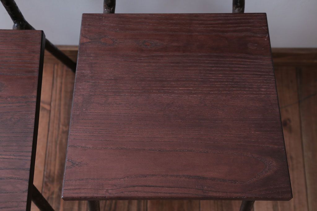 アンティーク家具　和製アンティーク　小振りなアイアンレッグチェア2脚セット(2)