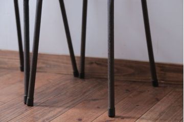 アンティーク家具　和製アンティーク　小振りなアイアンレッグチェア2脚セット(2)