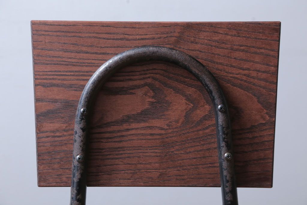 アンティーク家具　和製アンティーク　小振りなアイアンレッグチェア2脚セット(2)