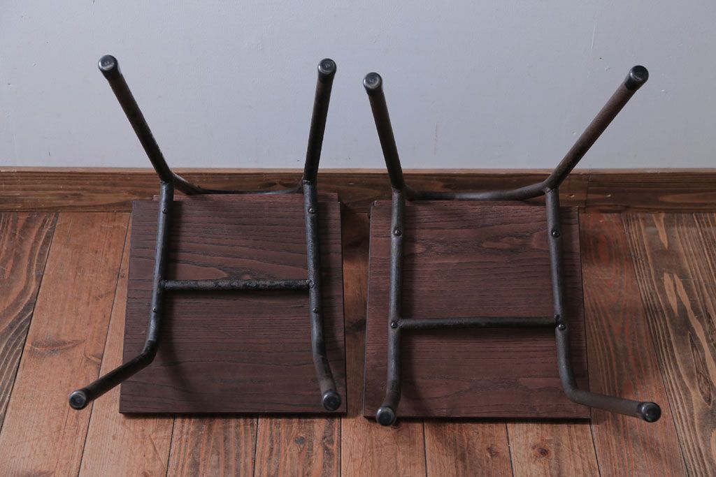 アンティーク家具　和製アンティーク　小振りなアイアンレッグチェア2脚セット(2)