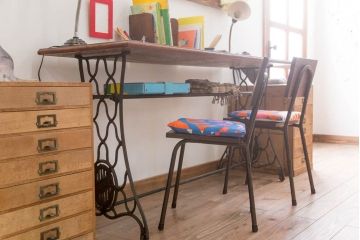 アンティーク家具　和製アンティーク　小振りなアイアンレッグチェア2脚セット(1)