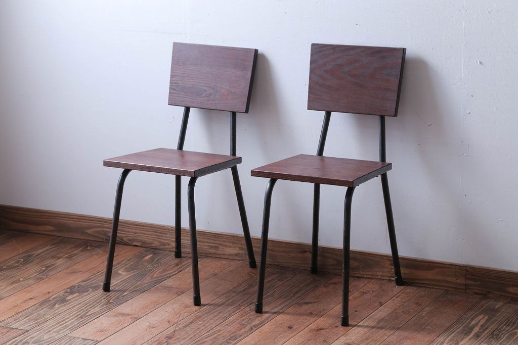 アンティーク家具　和製アンティーク　小振りなアイアンレッグチェア2脚セット(1)