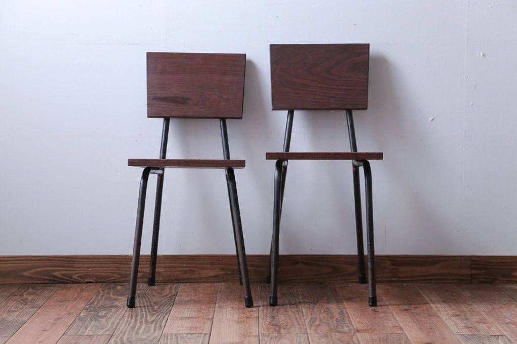 アンティーク家具　和製アンティーク　小振りなアイアンレッグチェア2脚セット(1)