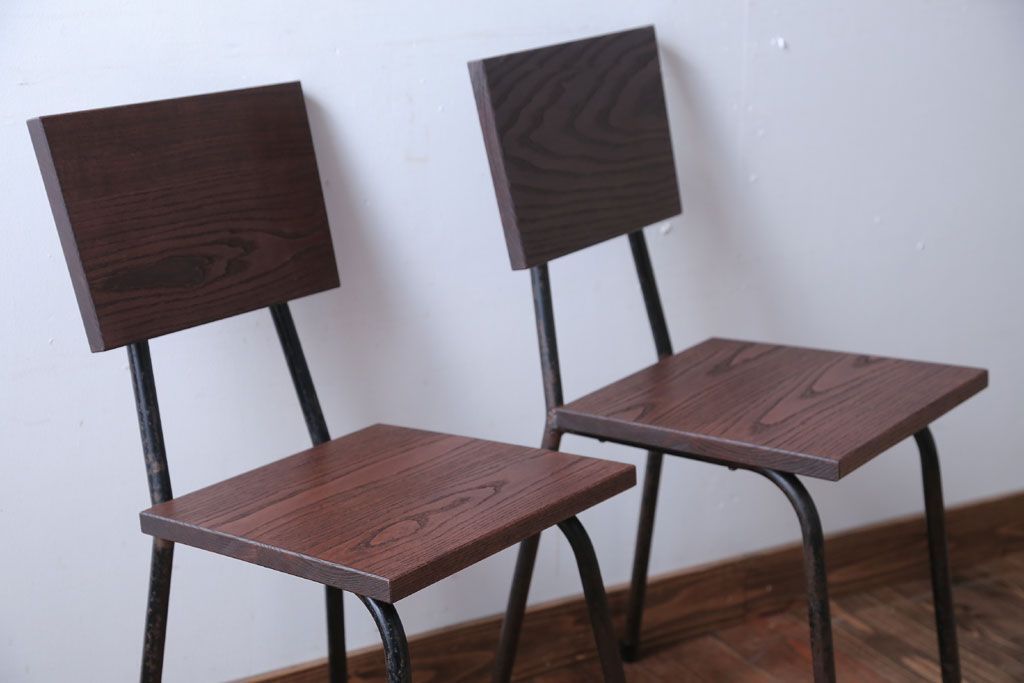 アンティーク家具　和製アンティーク　小振りなアイアンレッグチェア2脚セット(1)