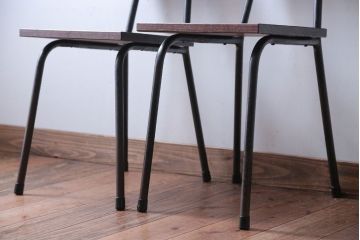 アンティーク家具　和製アンティーク　小振りなアイアンレッグチェア2脚セット(1)