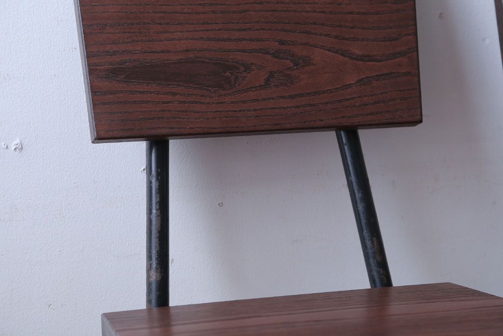 アンティーク家具　和製アンティーク　小振りなアイアンレッグチェア2脚セット(1)