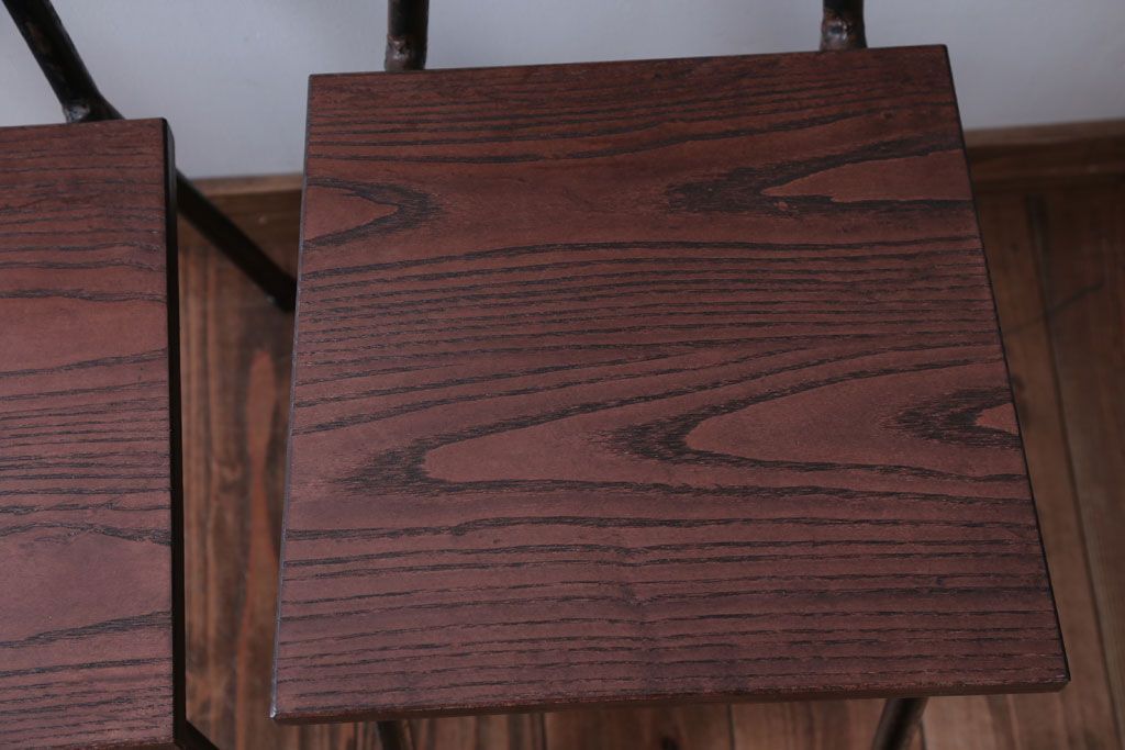 アンティーク家具　和製アンティーク　小振りなアイアンレッグチェア2脚セット(1)