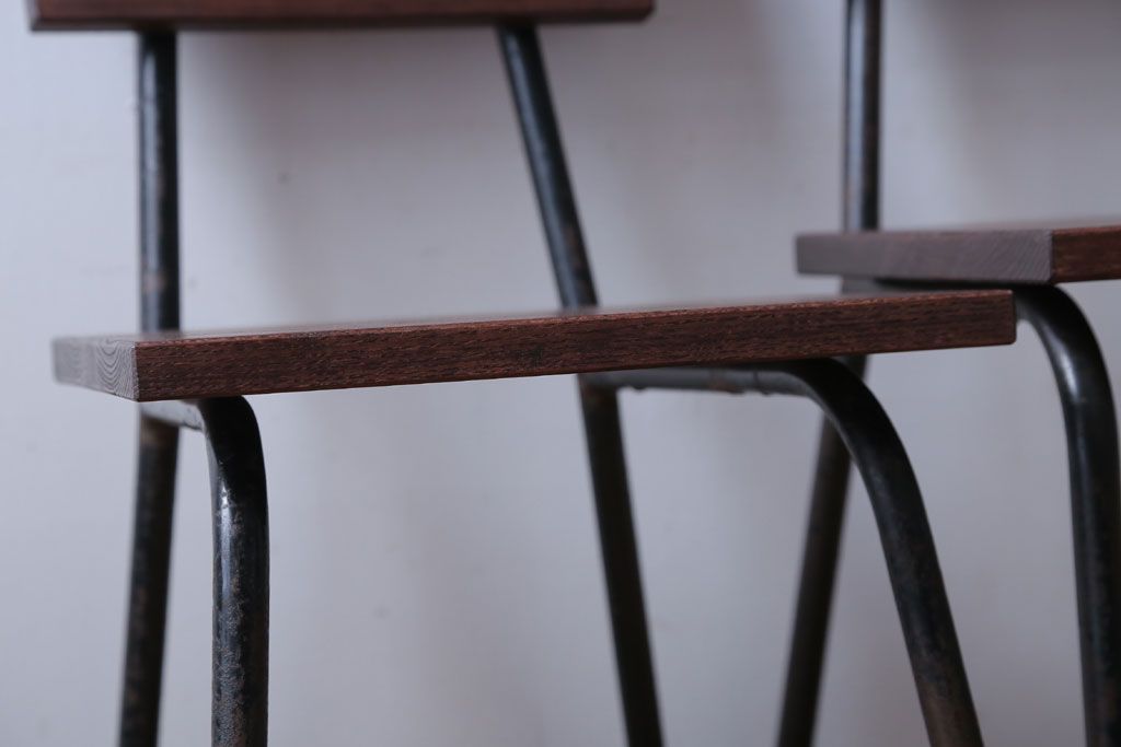 アンティーク家具　和製アンティーク　小振りなアイアンレッグチェア2脚セット(1)