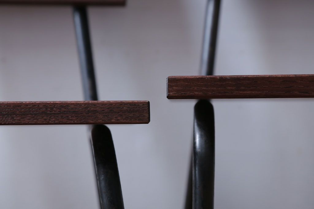 アンティーク家具　和製アンティーク　小振りなアイアンレッグチェア2脚セット(1)