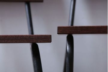 アンティーク家具　和製アンティーク　小振りなアイアンレッグチェア2脚セット(1)