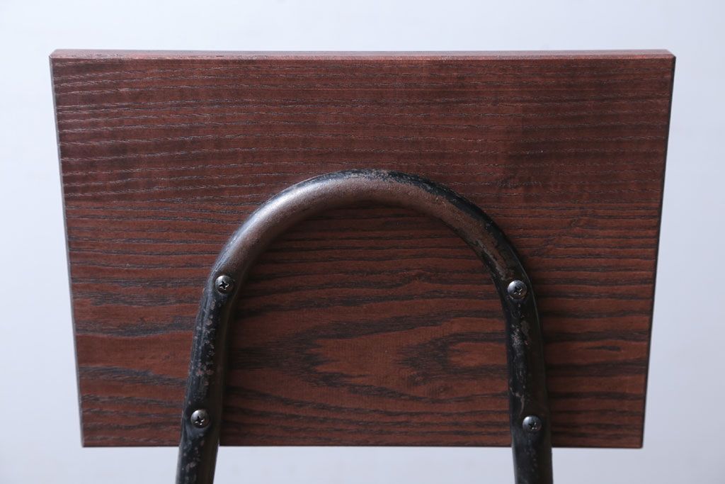 アンティーク家具　和製アンティーク　小振りなアイアンレッグチェア2脚セット(1)