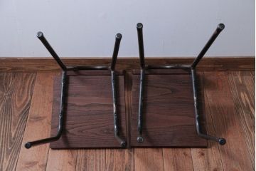 アンティーク家具　和製アンティーク　小振りなアイアンレッグチェア2脚セット(1)