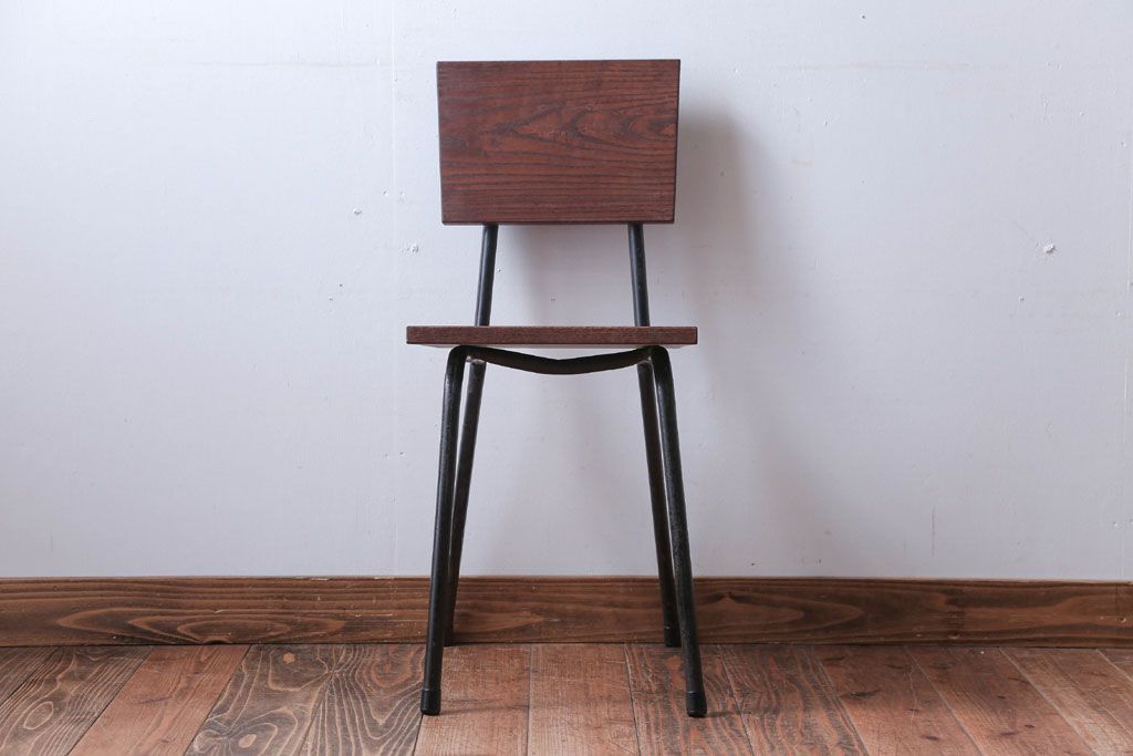 アンティーク家具　アンティーク　オーク材製!小振りなアイアンレッグチェア(2)