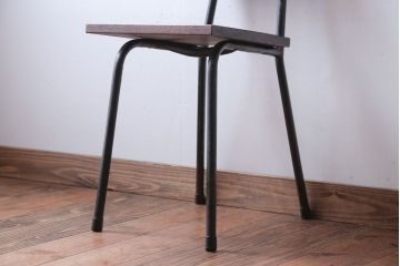 アンティーク家具　アンティーク　オーク材製!小振りなアイアンレッグチェア(2)