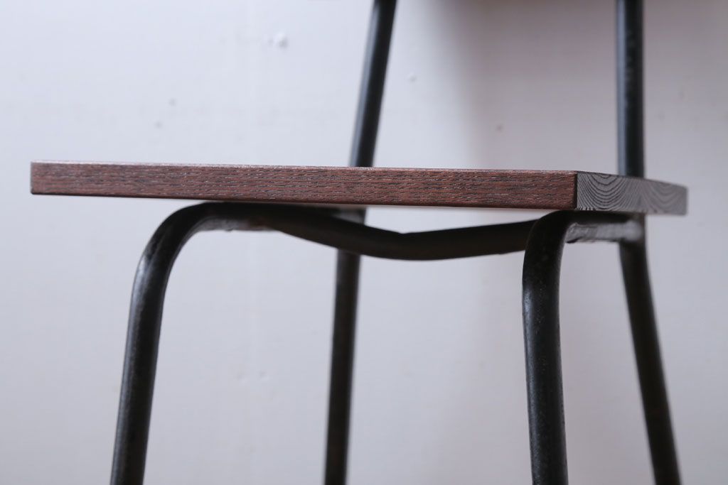 アンティーク家具　アンティーク　オーク材製!小振りなアイアンレッグチェア(2)
